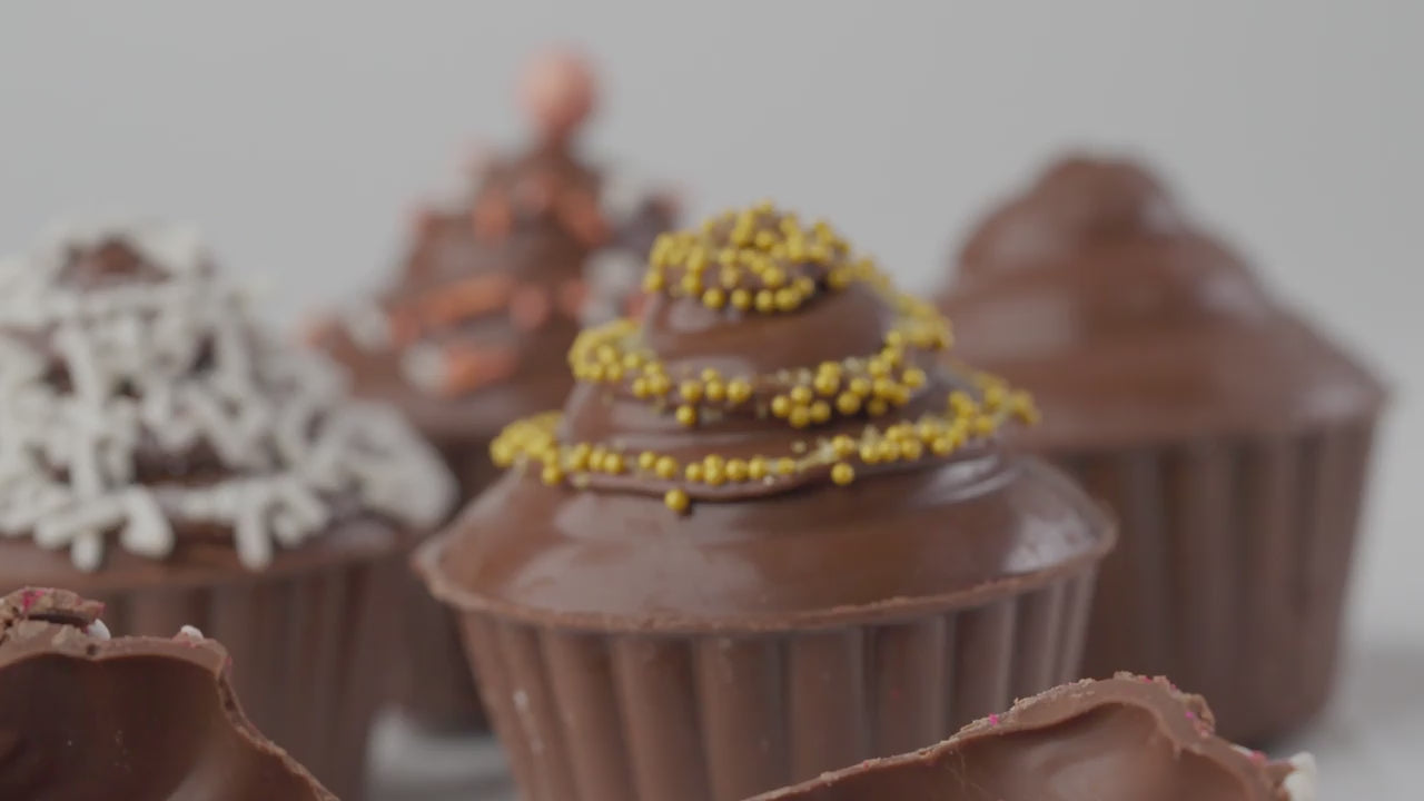 Load video: Bri's sweet treats breakables